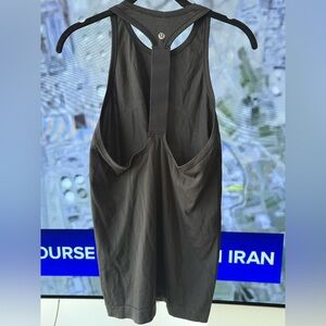 Lululemon tank top size 6